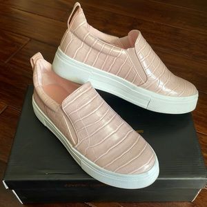 Lulu’s CASSAY Slip-on Shoes 🌴